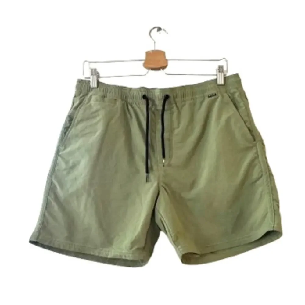 Hurley x Nike Dri-Fit One Only Volley Walkshorts M Khaki Green Drawstring Pocket